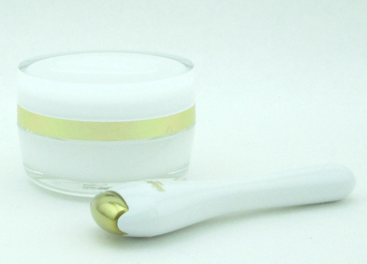Sisley Sisleya L'Integral Anti-Age Eye And Lip Contour Cream with Massage Tool 15 ml./ 0.5 oz. NIB