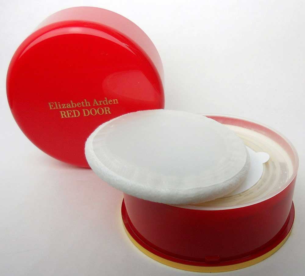 Red Door Perfumed Body Powder 2.6 oz.New.Box Slightly Damaged