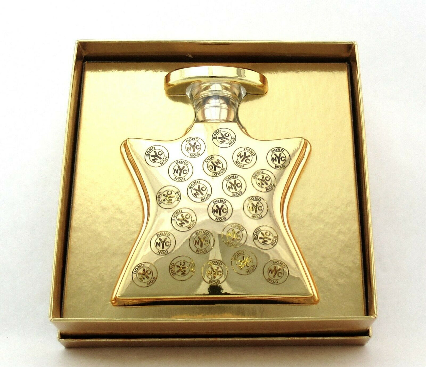 Bond No 9 Signature Scent Perfume EDP Spray 3.3 oz./100 ml. New in Damaged Box